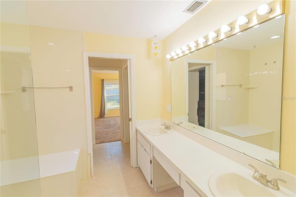 For Rent: $3,500 (3 beds, 2 baths, 2399 Square Feet)