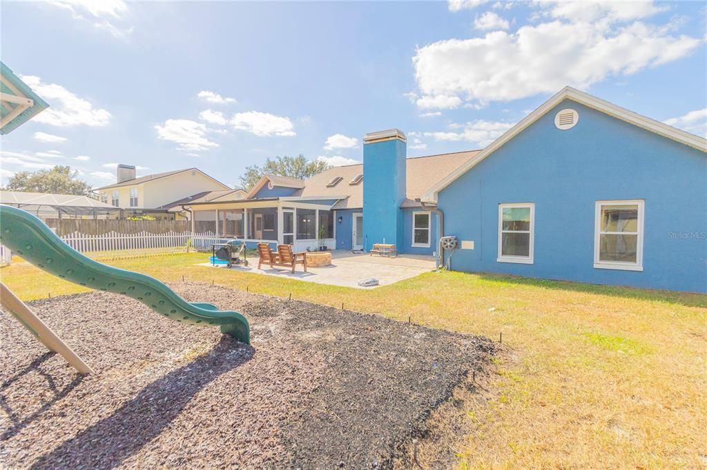 For Rent: $3,500 (3 beds, 2 baths, 2399 Square Feet)