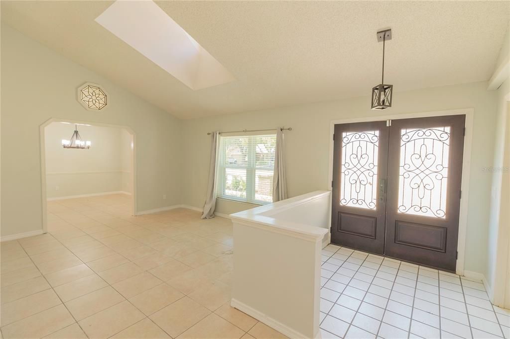 For Rent: $3,500 (3 beds, 2 baths, 2399 Square Feet)