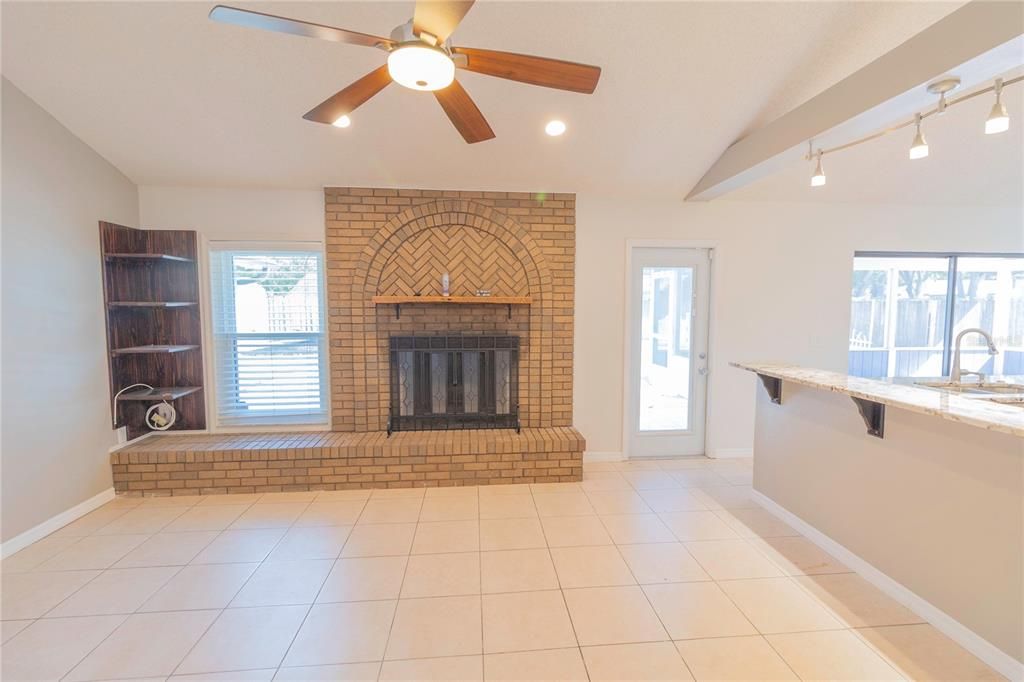 For Rent: $3,500 (3 beds, 2 baths, 2399 Square Feet)