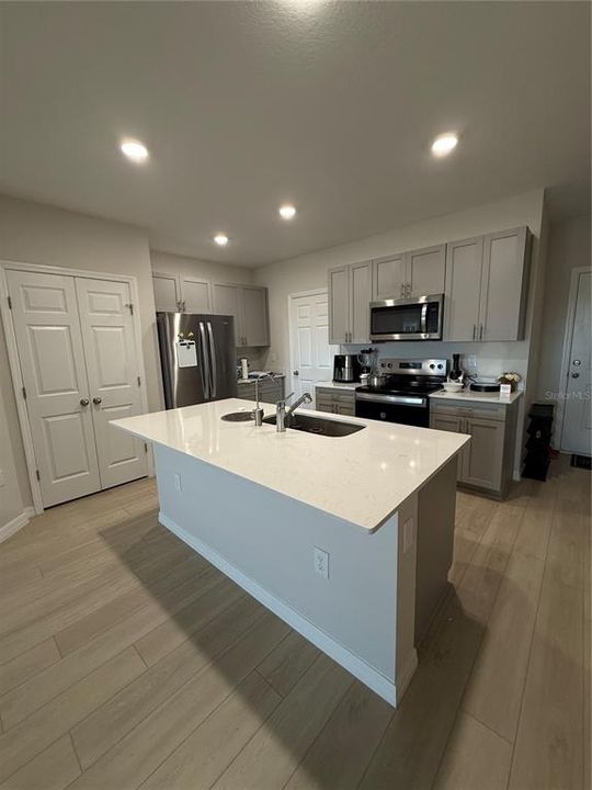 For Rent: $2,000 (3 beds, 2 baths, 1548 Square Feet)