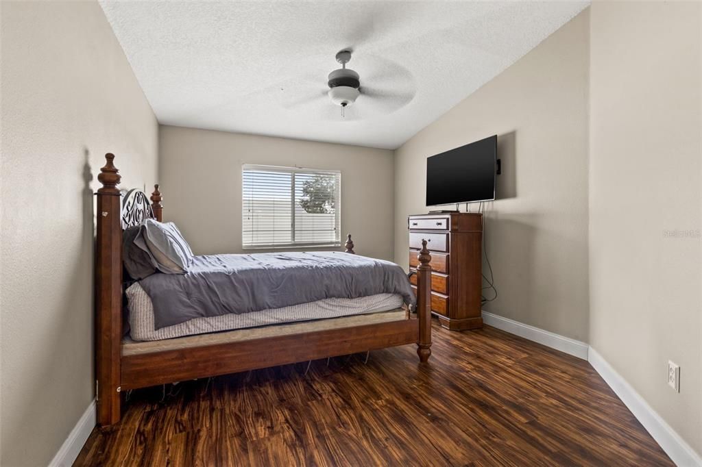 出租: $2,400 (4 贝兹, 2 浴室, 1507 平方英尺)