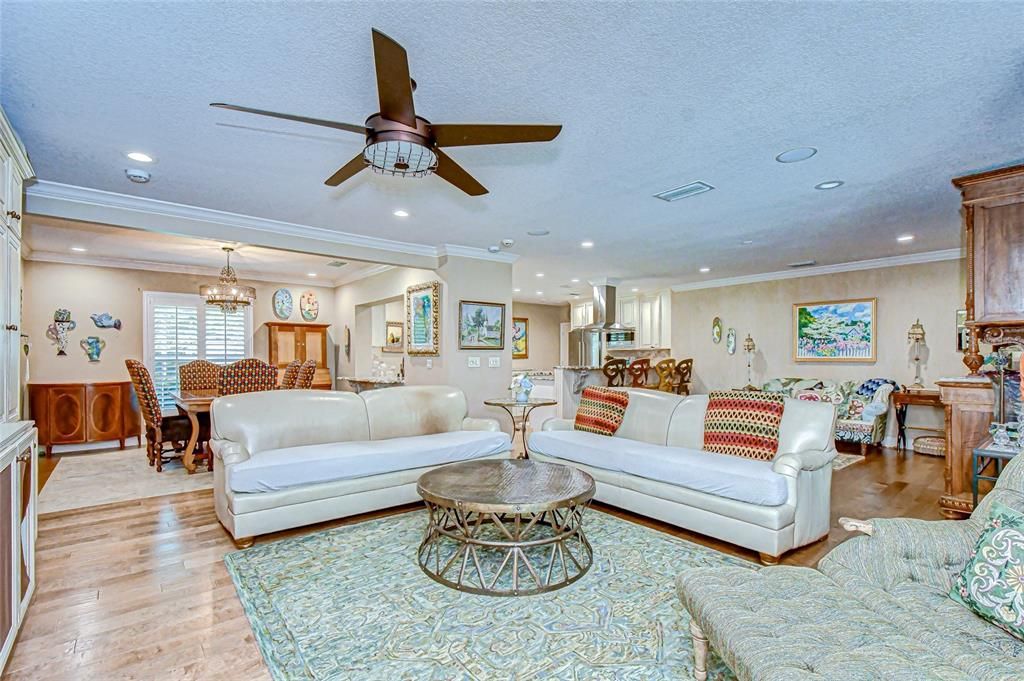 На продажу: $799,000 (4 спален, 3 ванн, 2750 Квадратных фут)