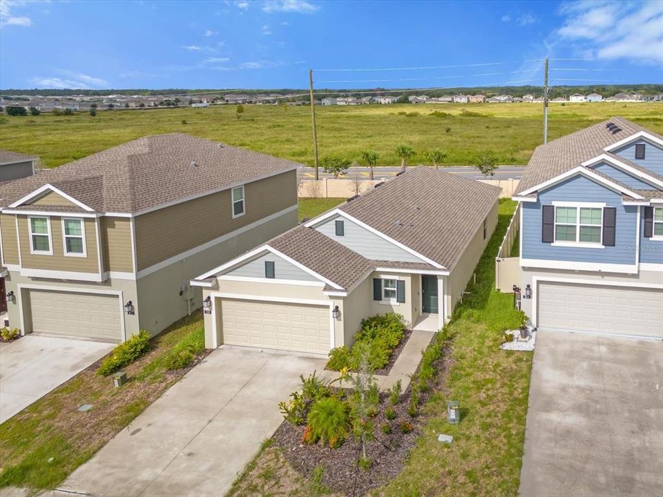 For Rent: $1,900 (3 beds, 2 baths, 1461 Square Feet)