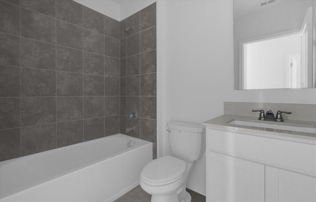 For Rent: $1,900 (3 beds, 2 baths, 1461 Square Feet)