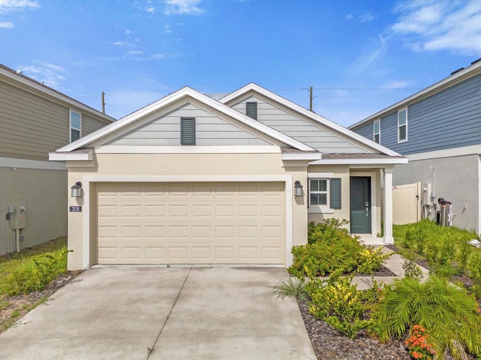 For Rent: $1,900 (3 beds, 2 baths, 1461 Square Feet)