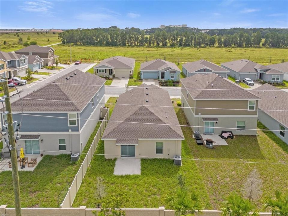 For Rent: $1,900 (3 beds, 2 baths, 1461 Square Feet)