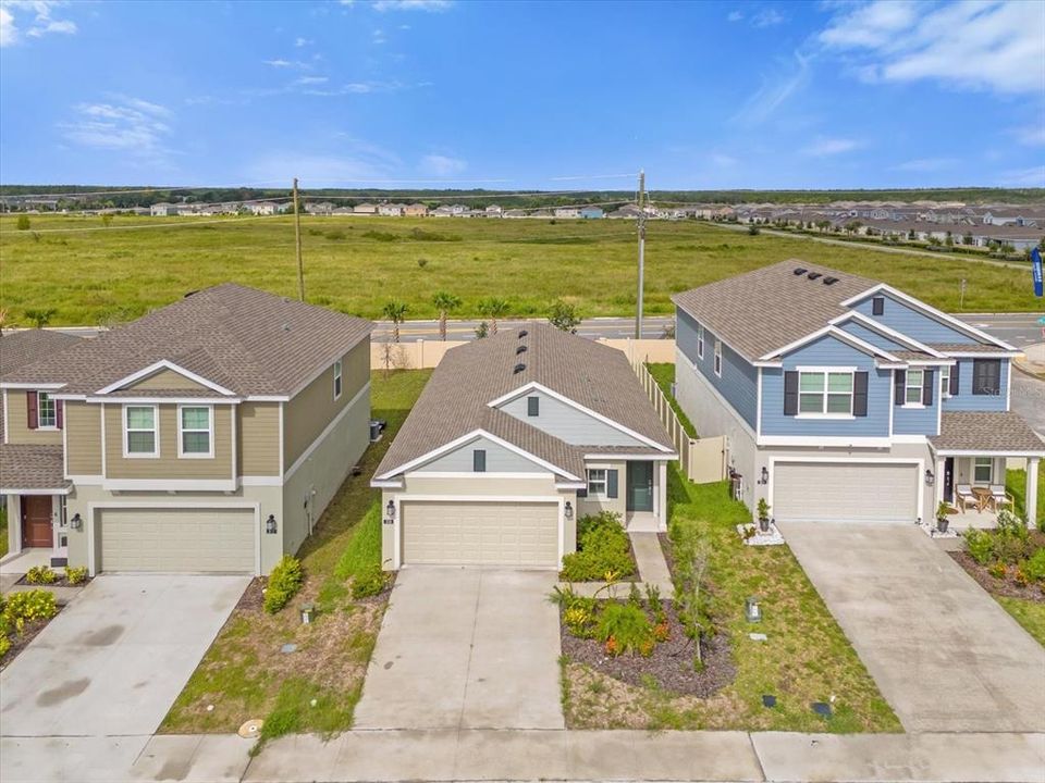 For Rent: $1,900 (3 beds, 2 baths, 1461 Square Feet)