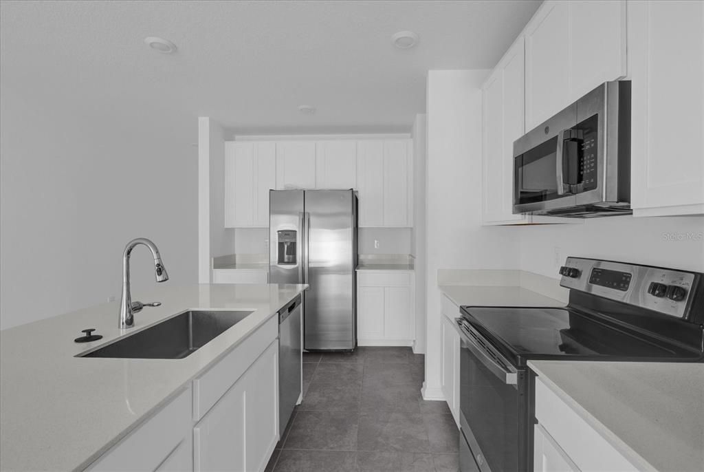 For Rent: $1,900 (3 beds, 2 baths, 1461 Square Feet)