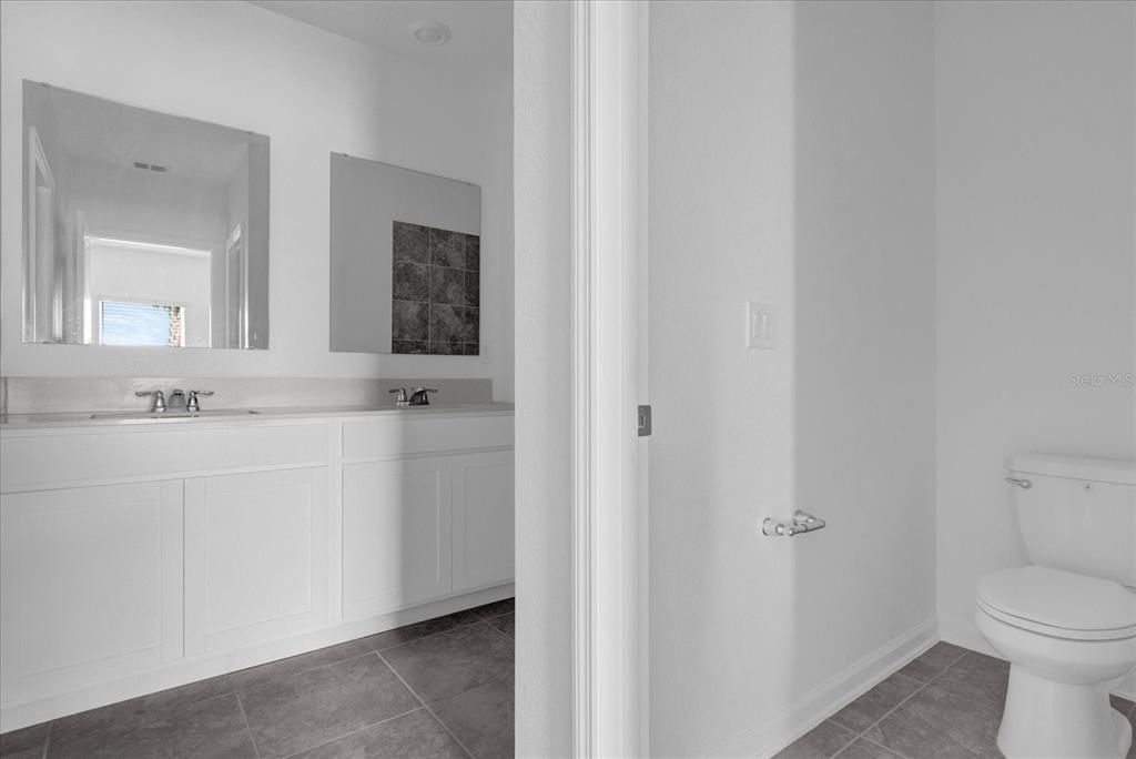 For Rent: $1,900 (3 beds, 2 baths, 1461 Square Feet)