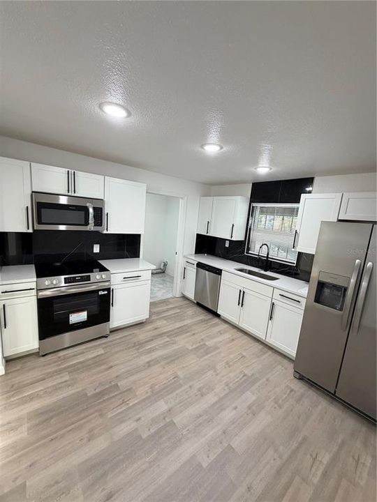 For Sale: $239,000 (3 beds, 1 baths, 1088 Square Feet)