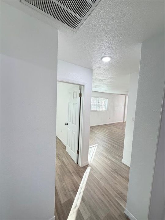 For Sale: $239,000 (3 beds, 1 baths, 1088 Square Feet)