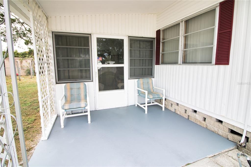 For Sale: $95,000 (2 beds, 1 baths, 672 Square Feet)