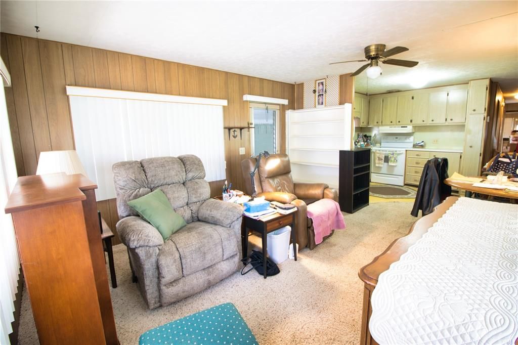 For Sale: $95,000 (2 beds, 1 baths, 672 Square Feet)