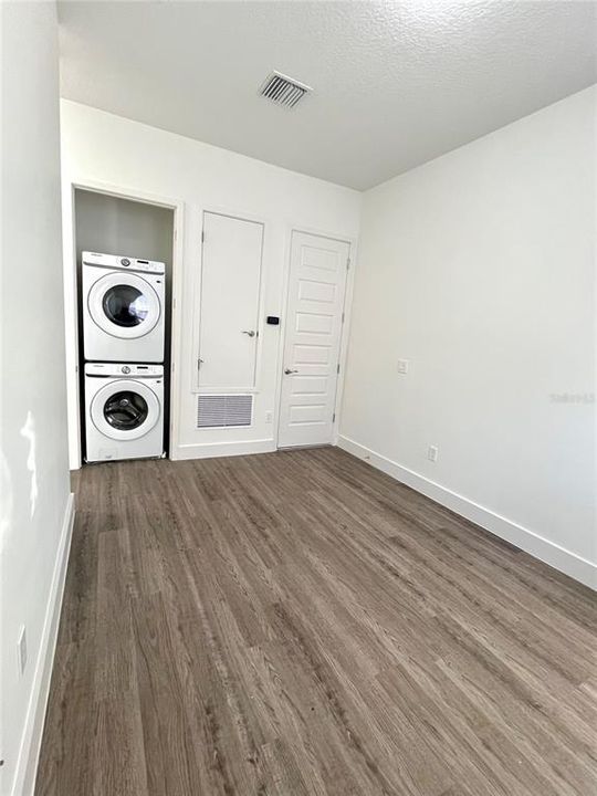 For Rent: $1,450 (1 beds, 1 baths, 440 Square Feet)