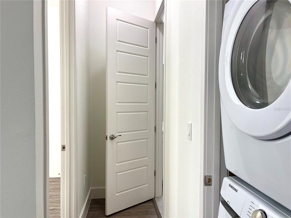 For Rent: $1,450 (1 beds, 1 baths, 440 Square Feet)