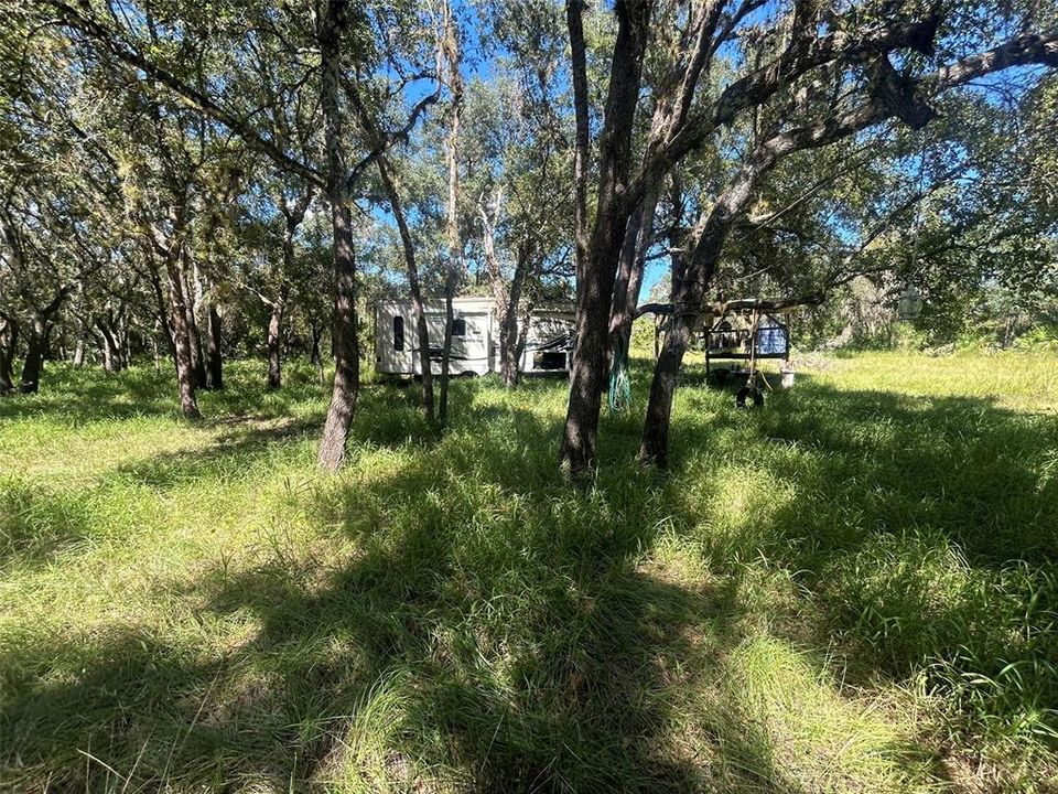 待售: $200,000 (2.57 acres)