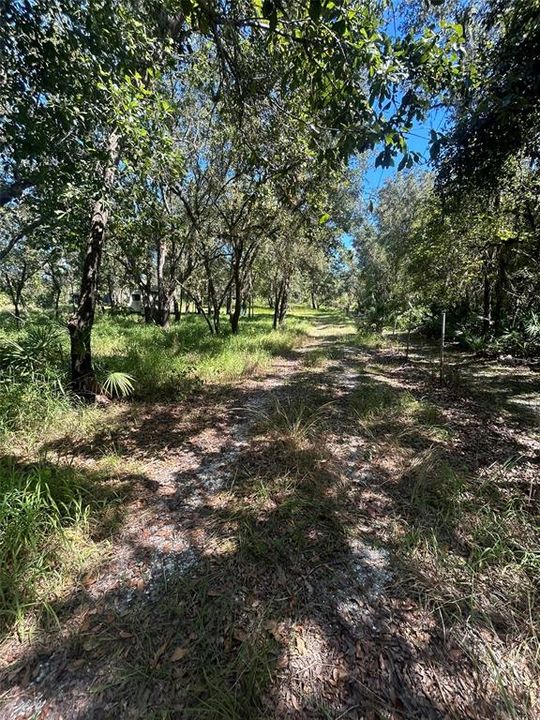 待售: $200,000 (2.57 acres)