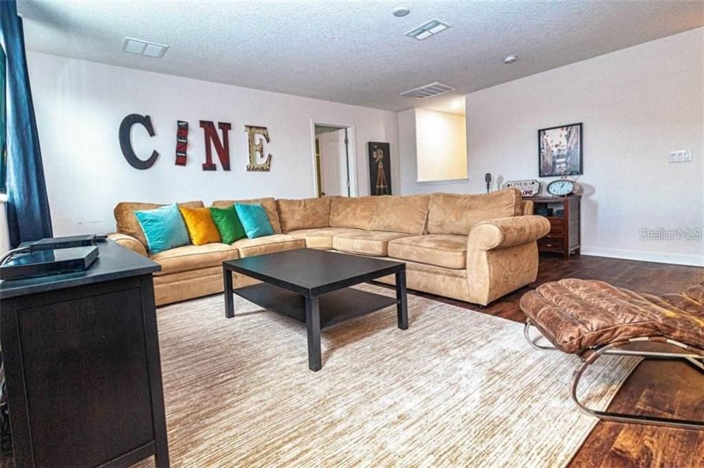 For Sale: $549,900 (6 beds, 6 baths, 3339 Square Feet)