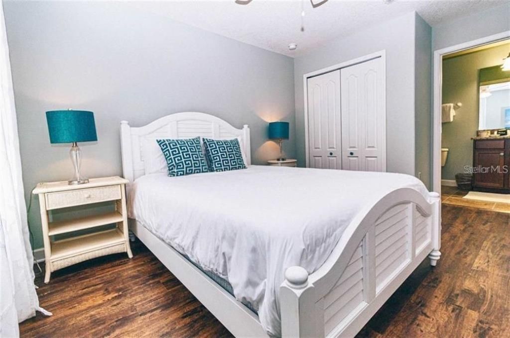 For Sale: $549,900 (6 beds, 6 baths, 3339 Square Feet)