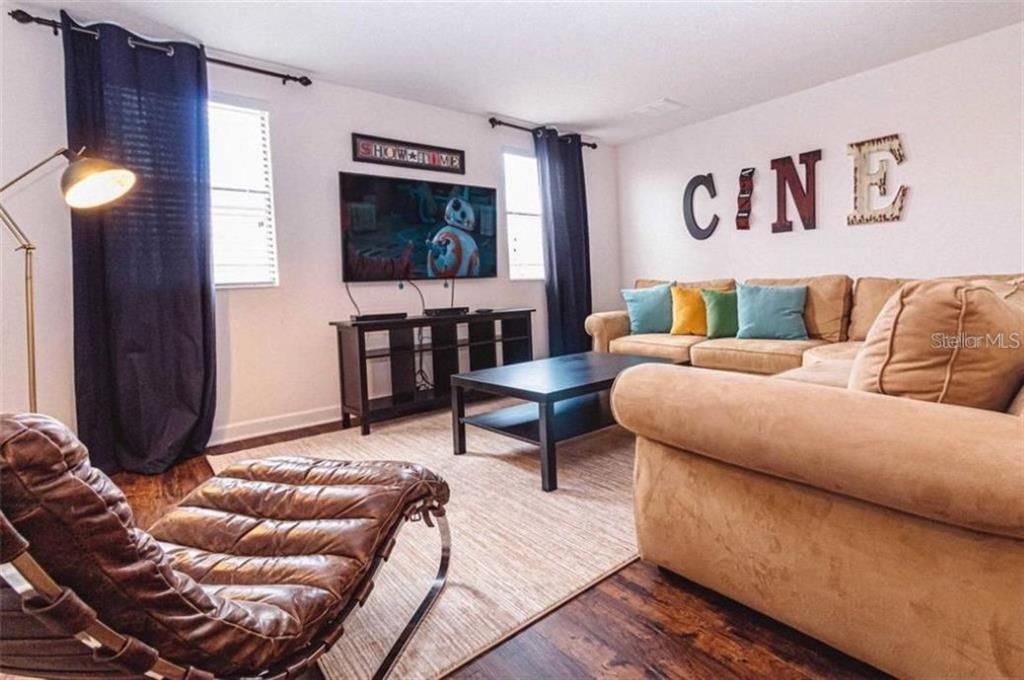 For Sale: $549,900 (6 beds, 6 baths, 3339 Square Feet)