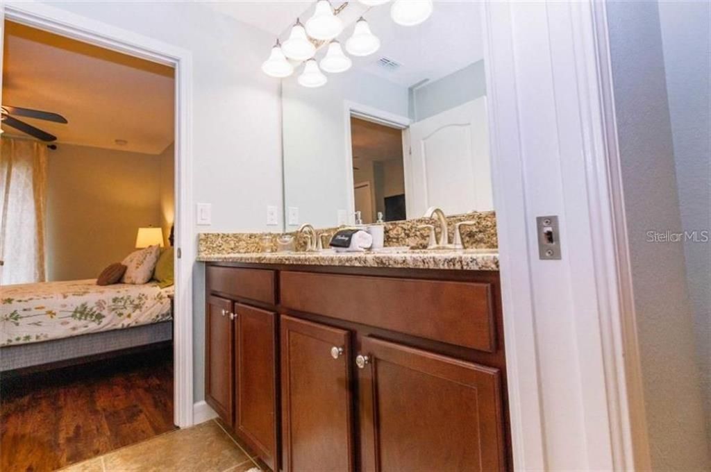 For Sale: $549,900 (6 beds, 6 baths, 3339 Square Feet)