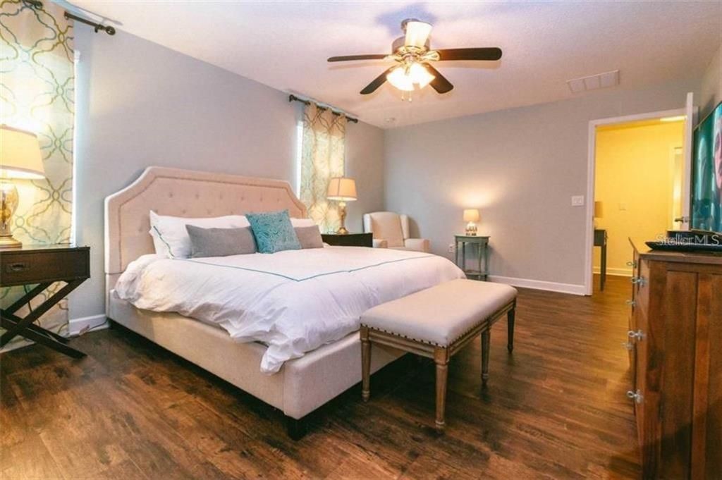 For Sale: $549,900 (6 beds, 6 baths, 3339 Square Feet)