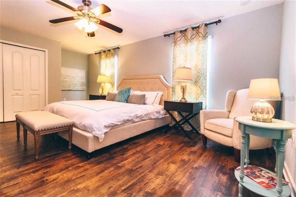 For Sale: $549,900 (6 beds, 6 baths, 3339 Square Feet)