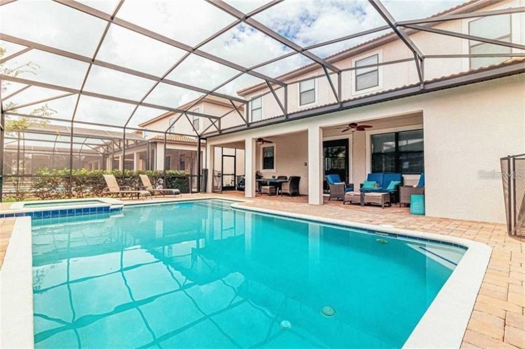 For Sale: $549,900 (6 beds, 6 baths, 3339 Square Feet)