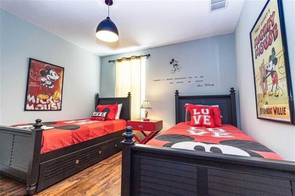 For Sale: $549,900 (6 beds, 6 baths, 3339 Square Feet)