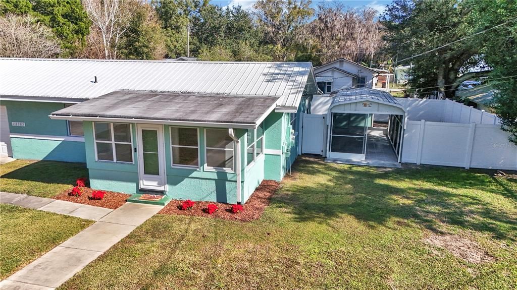 For Sale: $249,000 (2 beds, 2 baths, 1044 Square Feet)