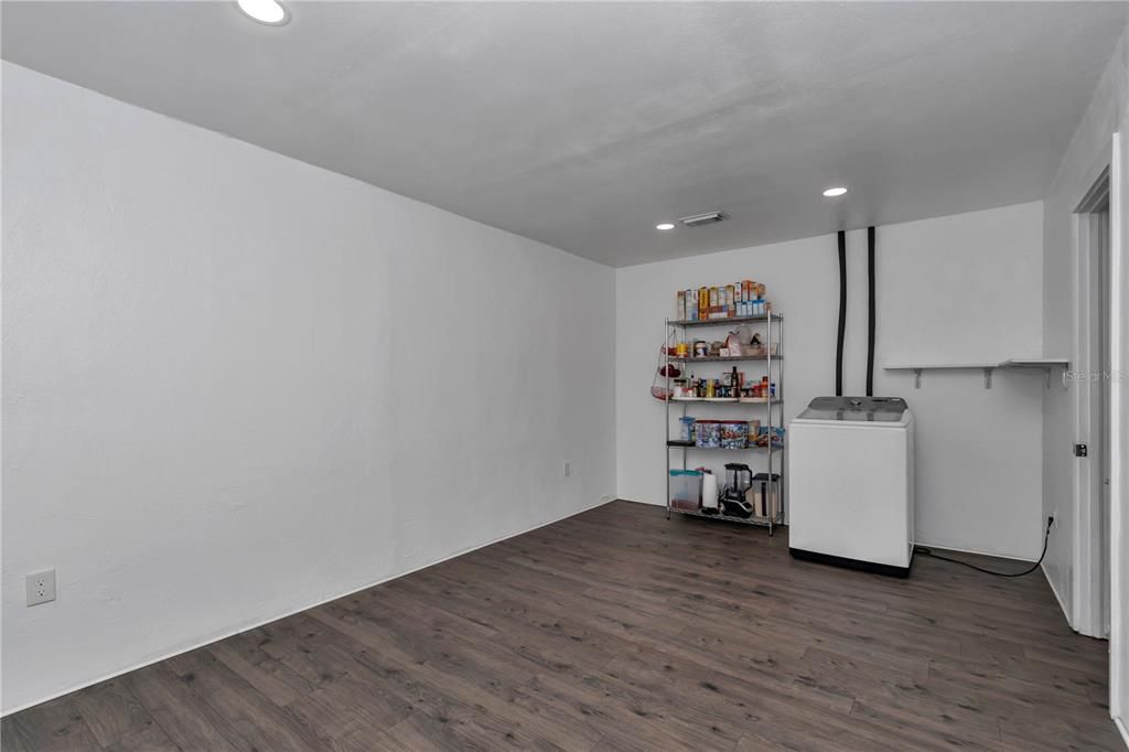 For Sale: $249,000 (2 beds, 2 baths, 1044 Square Feet)