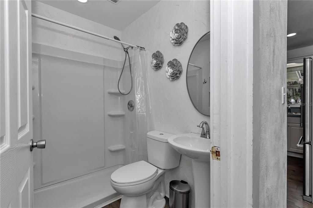 For Sale: $249,000 (2 beds, 2 baths, 1044 Square Feet)