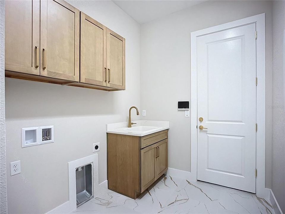 En Venta: $2,091,600 (3 camas, 3 baños, 3537 Pies cuadrados)