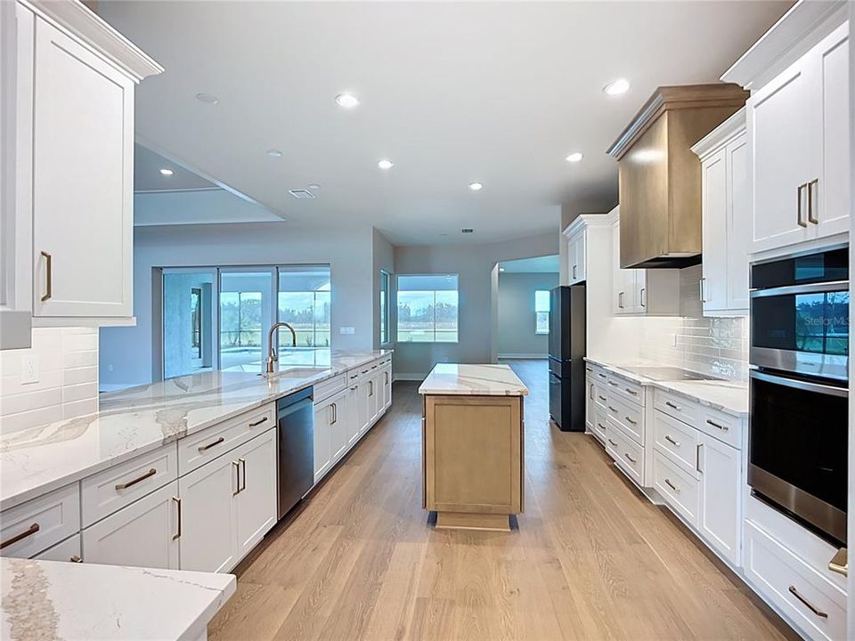 En Venta: $2,091,600 (3 camas, 3 baños, 3537 Pies cuadrados)