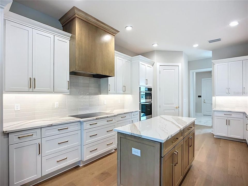 En Venta: $2,091,600 (3 camas, 3 baños, 3537 Pies cuadrados)