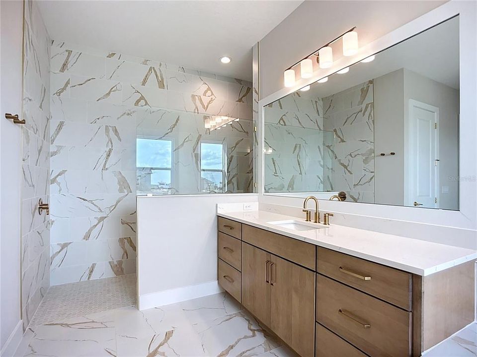 En Venta: $2,091,600 (3 camas, 3 baños, 3537 Pies cuadrados)