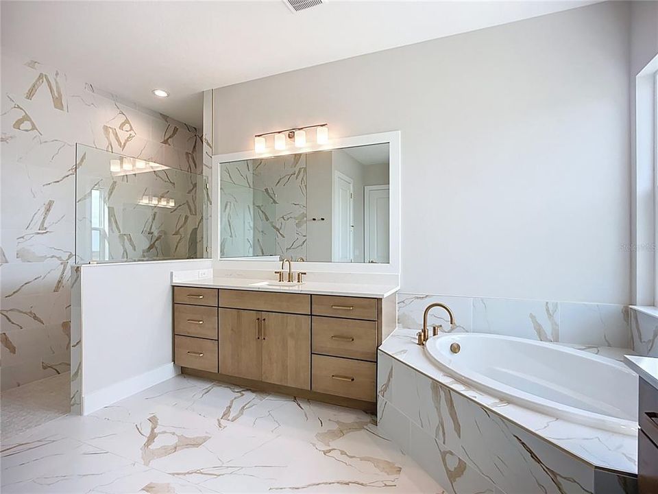 En Venta: $2,091,600 (3 camas, 3 baños, 3537 Pies cuadrados)