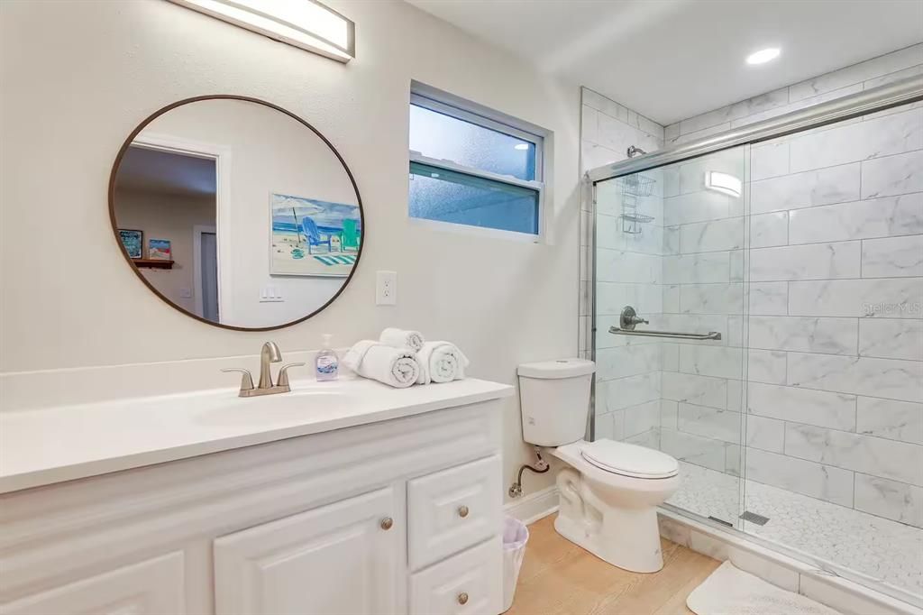 En Venta: $915,000 (4 camas, 3 baños, 2475 Pies cuadrados)