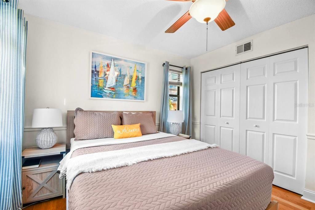 En Venta: $915,000 (4 camas, 3 baños, 2475 Pies cuadrados)