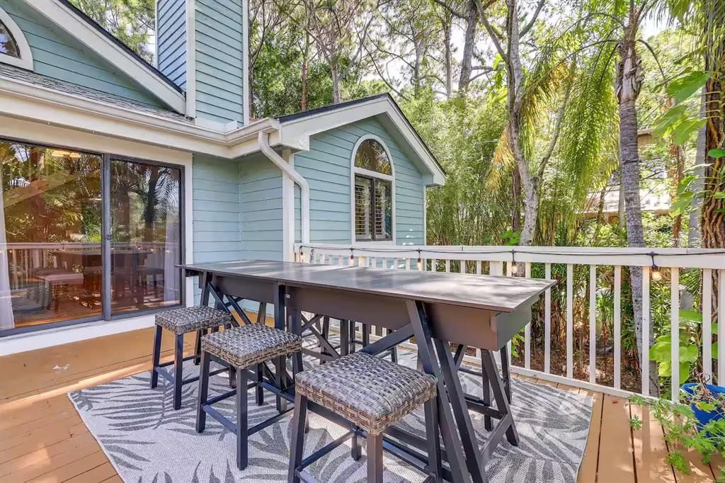 En Venta: $915,000 (4 camas, 3 baños, 2475 Pies cuadrados)