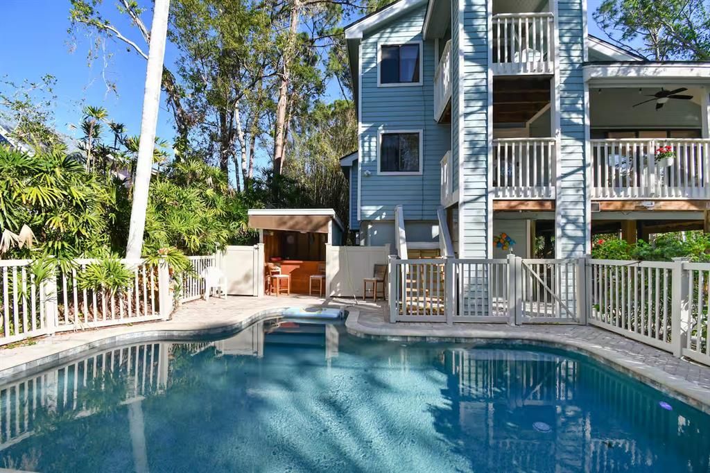 En Venta: $915,000 (4 camas, 3 baños, 2475 Pies cuadrados)