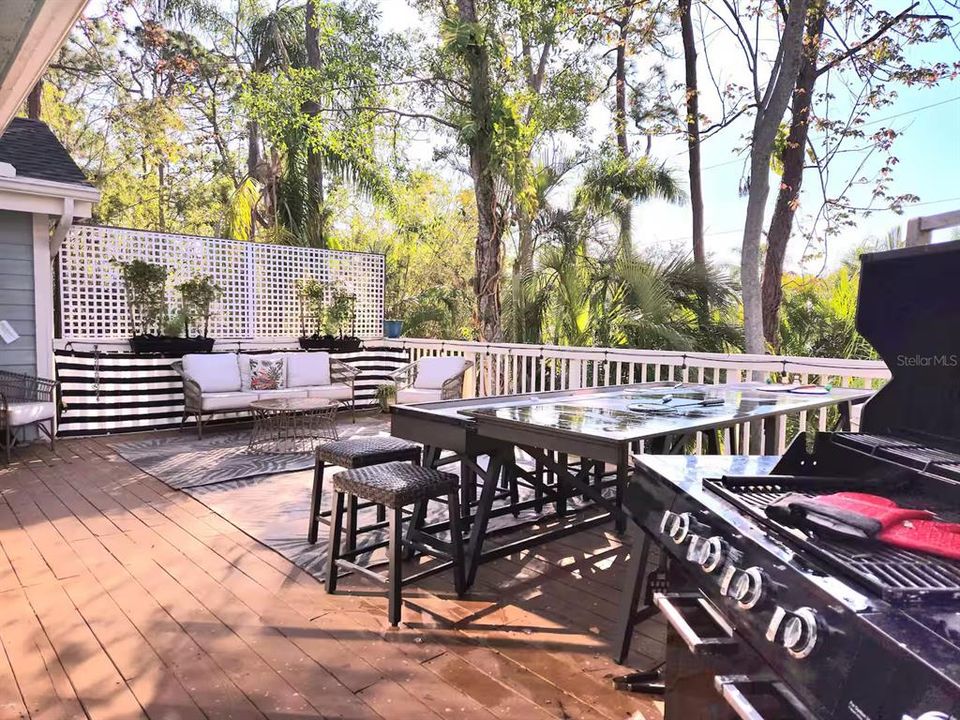 En Venta: $915,000 (4 camas, 3 baños, 2475 Pies cuadrados)