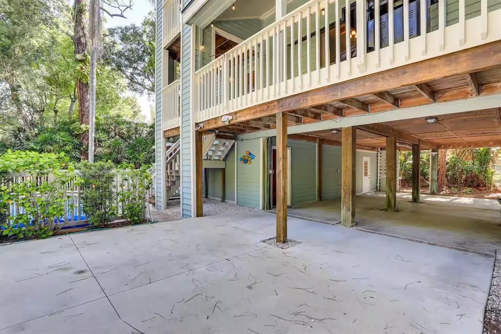 En Venta: $915,000 (4 camas, 3 baños, 2475 Pies cuadrados)