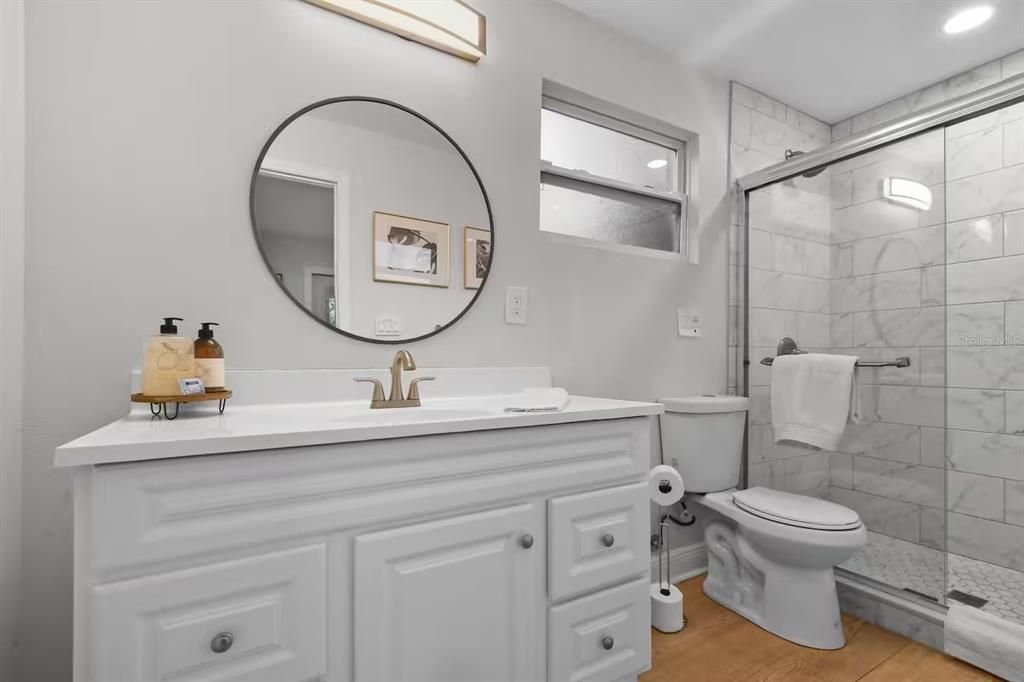 En Venta: $915,000 (4 camas, 3 baños, 2475 Pies cuadrados)