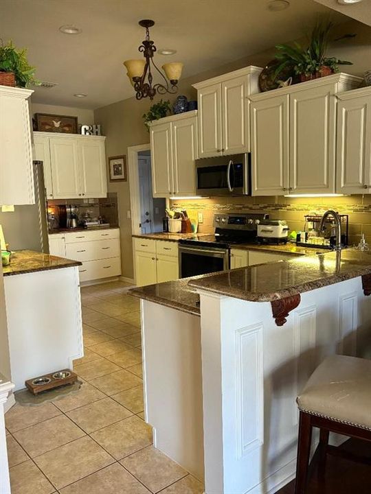 待售: $374,900 (3 贝兹, 2 浴室, 1977 平方英尺)