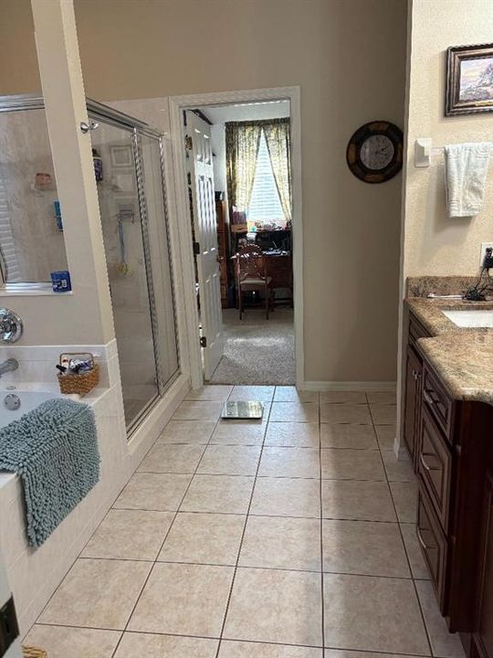 待售: $374,900 (3 贝兹, 2 浴室, 1977 平方英尺)