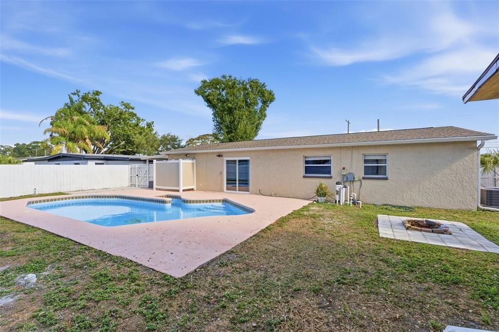 For Sale: $419,000 (4 beds, 2 baths, 1480 Square Feet)