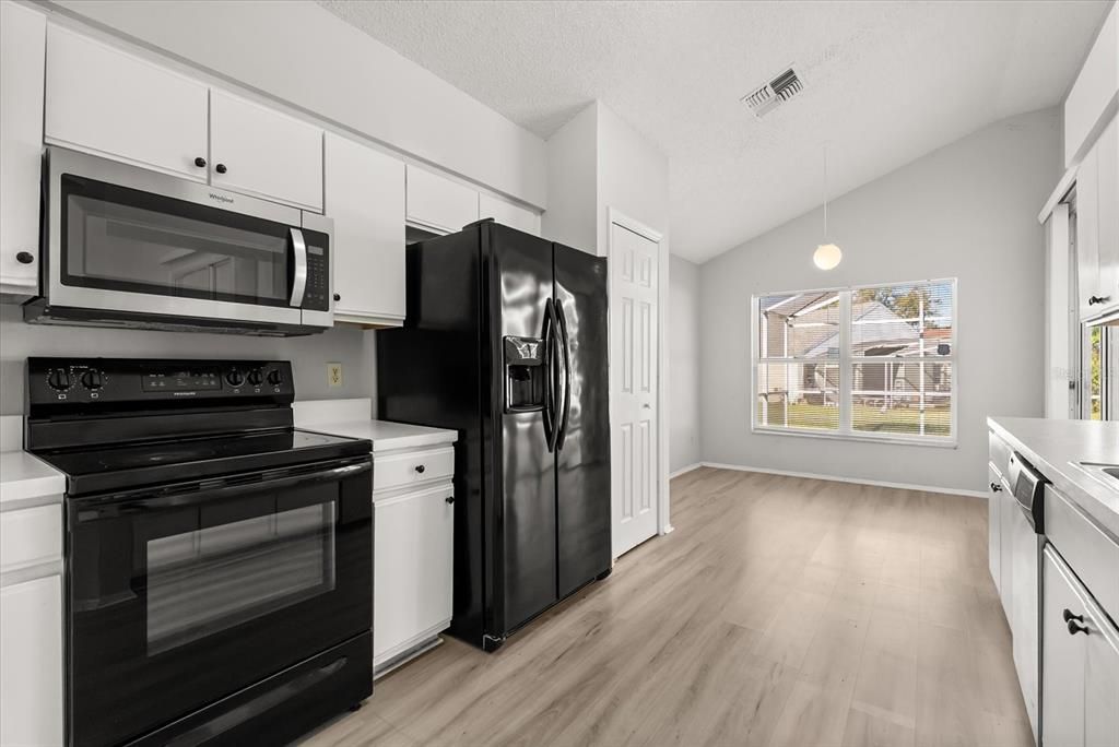 En Renta: $2,500 (4 camas, 2 baños, 1874 Pies cuadrados)