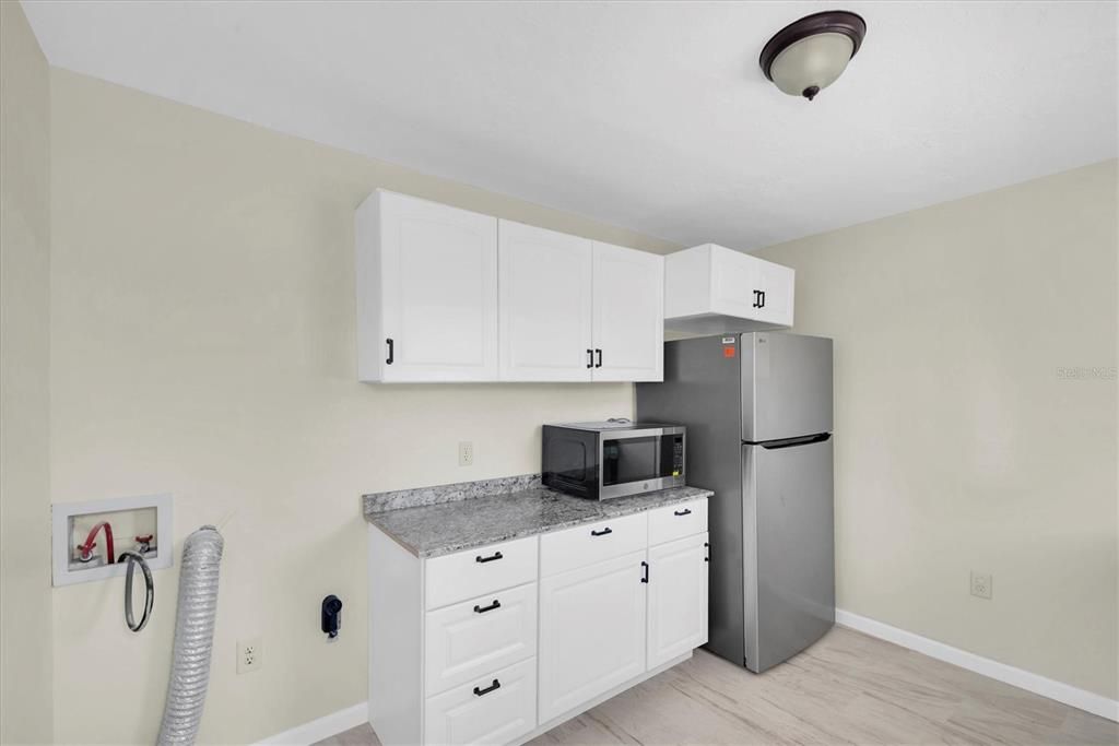 В аренду: $1,950 (3 спален, 1 ванн, 916 Квадратных фут)